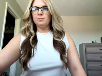 couple BBW & Skinny Sex Cam Girls with juicypeach36