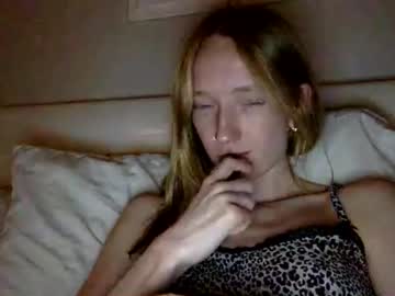 girl BBW & Skinny Sex Cam Girls with littlee_redd