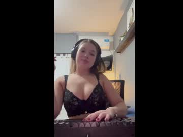 girl BBW & Skinny Sex Cam Girls with eemilyyyy19