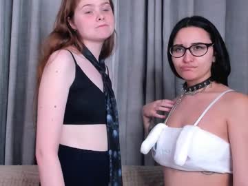 couple BBW & Skinny Sex Cam Girls with earleneclarkston